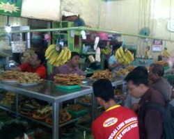 Omzet Warteg Warmo di Tebet Rp 540 Juta per Tahun