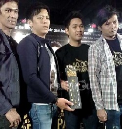 Antara Mantan Personel Peterpan Saling Bantu