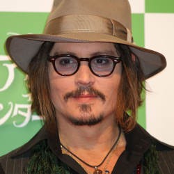 Johnny Depp Ingin Perankan Hamlet