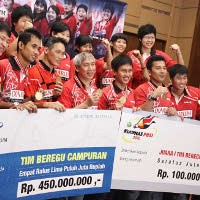 Pebulutangkis PB Djarum Kecipratan Bonus