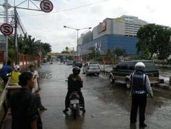  Genangan Tak Juga Surut, Gunung Sahari Menuju Ancol Masih Macet
