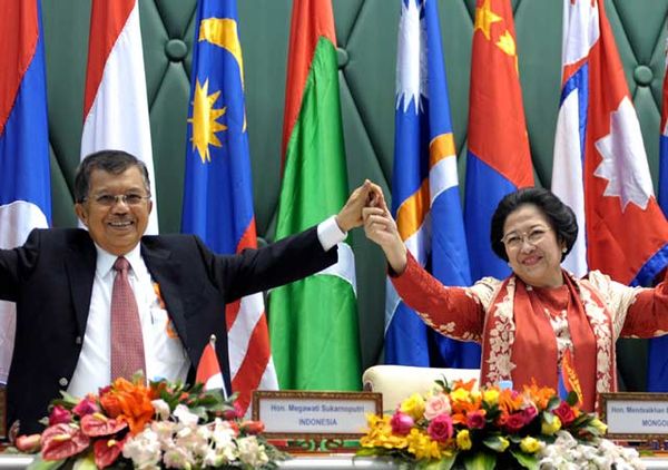 JK-Mega Bertemu di Kamboja