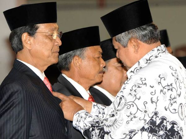 SBY Beri Penghargaan Kepada Sultan