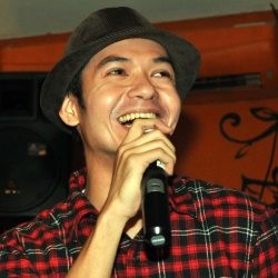 Dude Herlino Belum Mau Buka-bukaan Soal Pacar