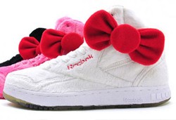Reebok Rilis Sepatu Lari Edisi Hello Kitty