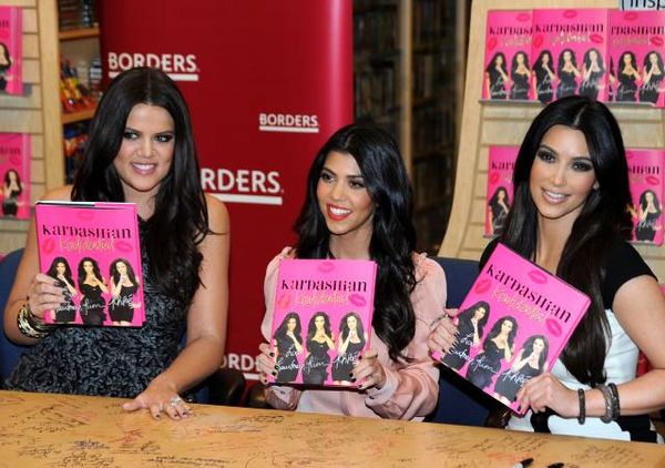 Kardashian Bersaudara Rilis Buku
