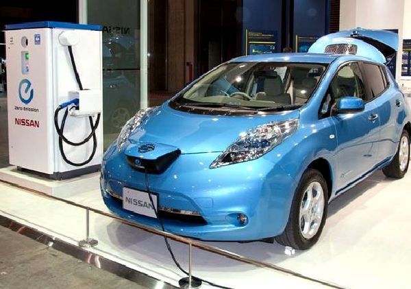 Nissan Luncurkan Mobil Listrik