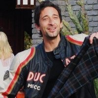 Adrien Brody Tunggangi Ducati Monster 900 Cromo