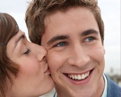 4 Cara Sederhana Agar Pria Merasa Istimewa 