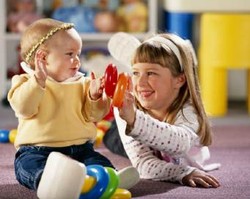 Dekat Dengan Ibu Buat Anak Lebih Mudah Bersosialisasi