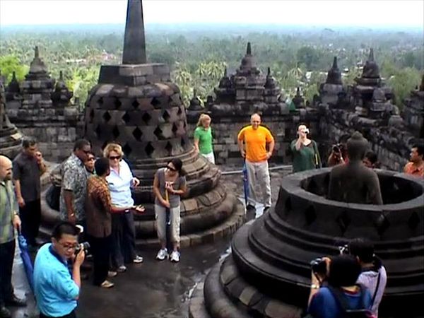 Wamenlu AS Kunjungi Borobudur