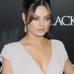 Mila Kunis Tak Nyaman Beradegan Seks dengan Justin Timberlake