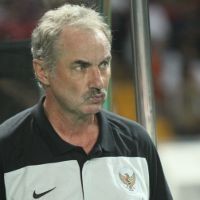 Riedl Minta Maaf pada Laos