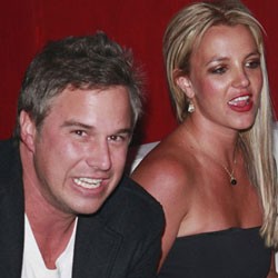  Britney Spears Makin Dekat Dengan Pacar Pasca Gosip KDRT