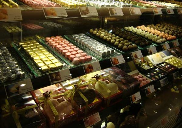 Aneka Cake Sekelas Hotel Bintang Lima