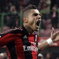 Boateng Ingin Lama di Milan
