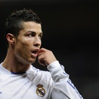 Ronaldo Dua Gol, Madrid Bekuk 10 Pemain Valencia