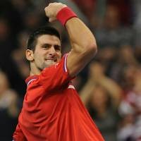 Djokovic Sambung Napas Serbia