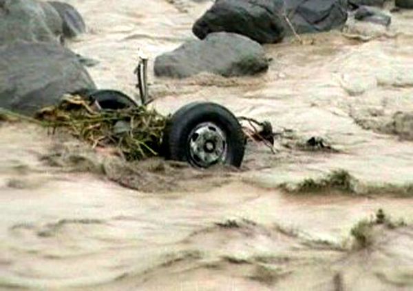 Truk Penambang Pasir Terseret Lahar Dingin