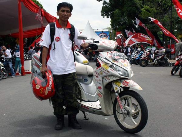 Menjelajahi Nusantara Pakai Motor