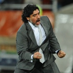 Maradona Menuju Iran?