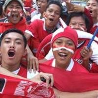 Tetap Merah atau Coba Batik di GBK?