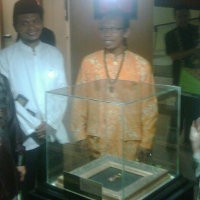 Kaligrafi Mini dari Rambut dan Sisik Ikan Dipamerkan di TMII