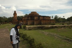 Dunia selebar Daun Kelor?