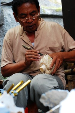 Golek; Bukan Boneka Biasa