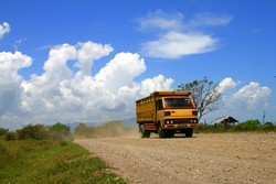 Menyusuri Kaki Gunung Tambora, Perjalanan Deru Campur Debu