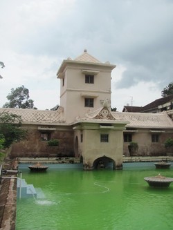 Istana Air Taman Sari Yang Asri