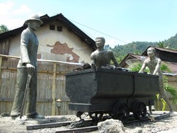 Dunia Lain di Lobang Tambang Mbah Soero, Sawahlunto