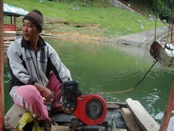 Pak Mugi Sang Penjaga Telaga Menjer 