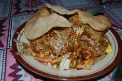 Melahap Lezatnya Kuliner Khas Semarang ,Tahu Gimbal Pak Edi