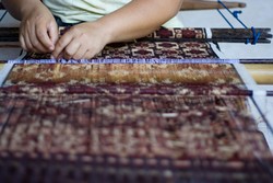 Tenun Gringsing Kekayaan Leluhur Desa Adat Tenganan