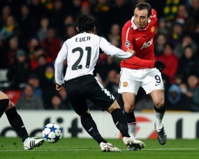 Ditahan Valencia, MU Juara Grup