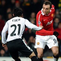 Ditahan Valencia, MU Juara Grup