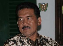 Semua Pejabat Publik Harus Tanggalkan Atribut Parpol, Termasuk Sultan & SBY