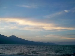 Pantai Talise, Pisang Goreng dan Saraba