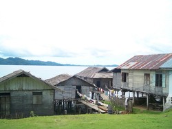 Melawat Kehidupan Masyarakat Pulau Malenge