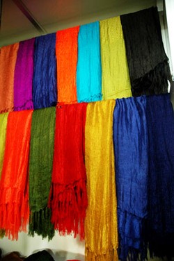 Barang Kota, Harga Kaki Lima