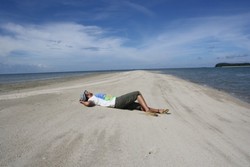 Menikmati Alam Sore Teluk Gosong