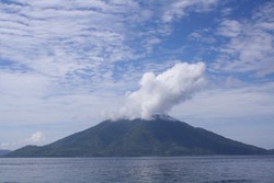Mengunjungi Alor, Mengelilingi Pulau-pulau