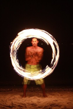 Kacong, Si Tongkat Api dari Gili Trawangan