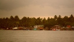 Tatkala Senja Jatuh di Pantai Cagar Alam Kumbe