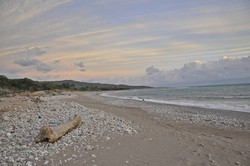 Pantai Batusela di tengah tengah keindahan Desa Sumlili