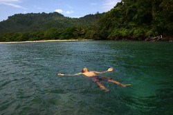 Menyepi di Pulau Sebesi