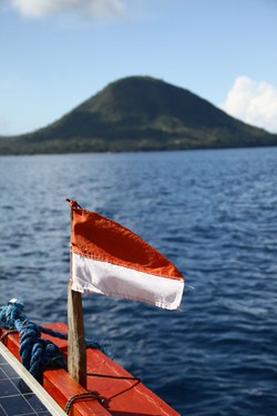 Catatan Akhir Jelajah, Cerita, Cinta