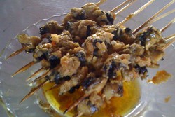 Bia Kolobi, Sate Keong Tondano