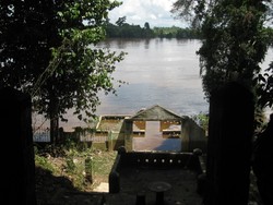 Mengunjungi Gua Persembunyian Raja Sekadau